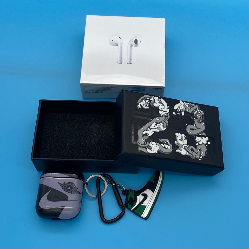 Apple AirPods Gen 2 with wireless charging case